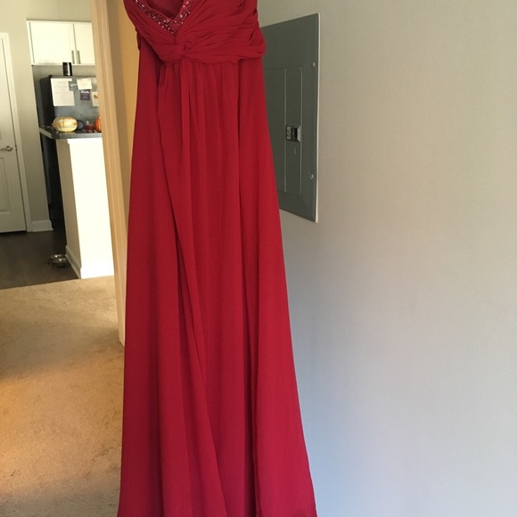 David's bridal Apple red chiffon dress flowy prom